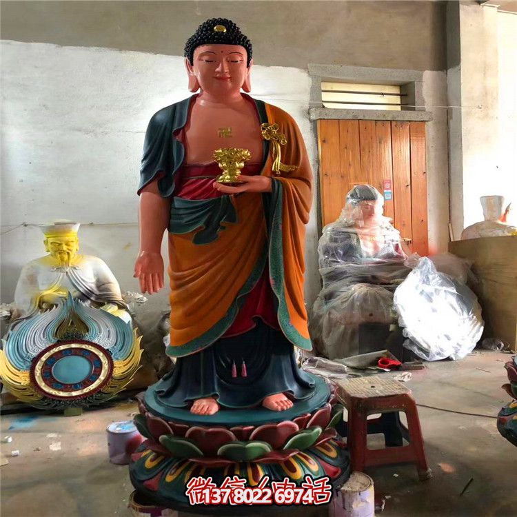 玻璃鋼彩繪神佛三圣雕塑，為景區(qū)大型景觀裝飾品