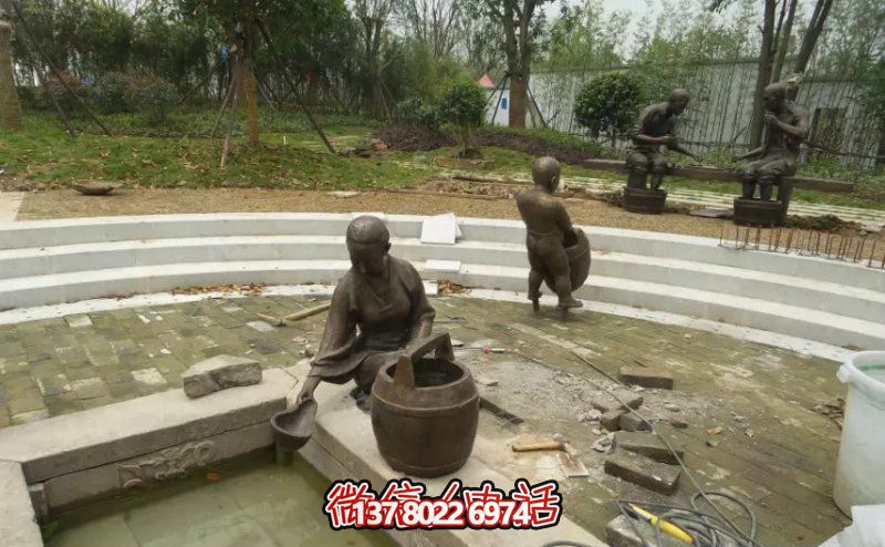 公園湖邊擺放泡腳下棋景觀人物銅雕