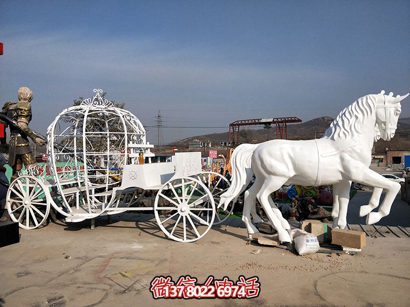 游樂場公園不銹鋼創(chuàng)意馬車雕塑