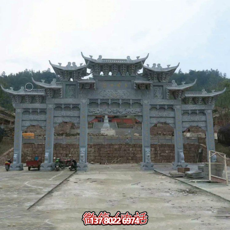 青石仿古建筑寺廟大門(mén)擺放五門(mén)石牌坊